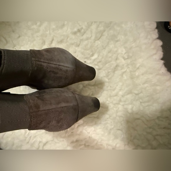 Clarks Rosepoint Bell Side Zip Wedge Ankle Bootie Brown Suede - Picture 6 of 8